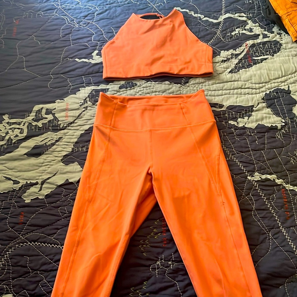 Girlfriend, collective yoga, pants and top